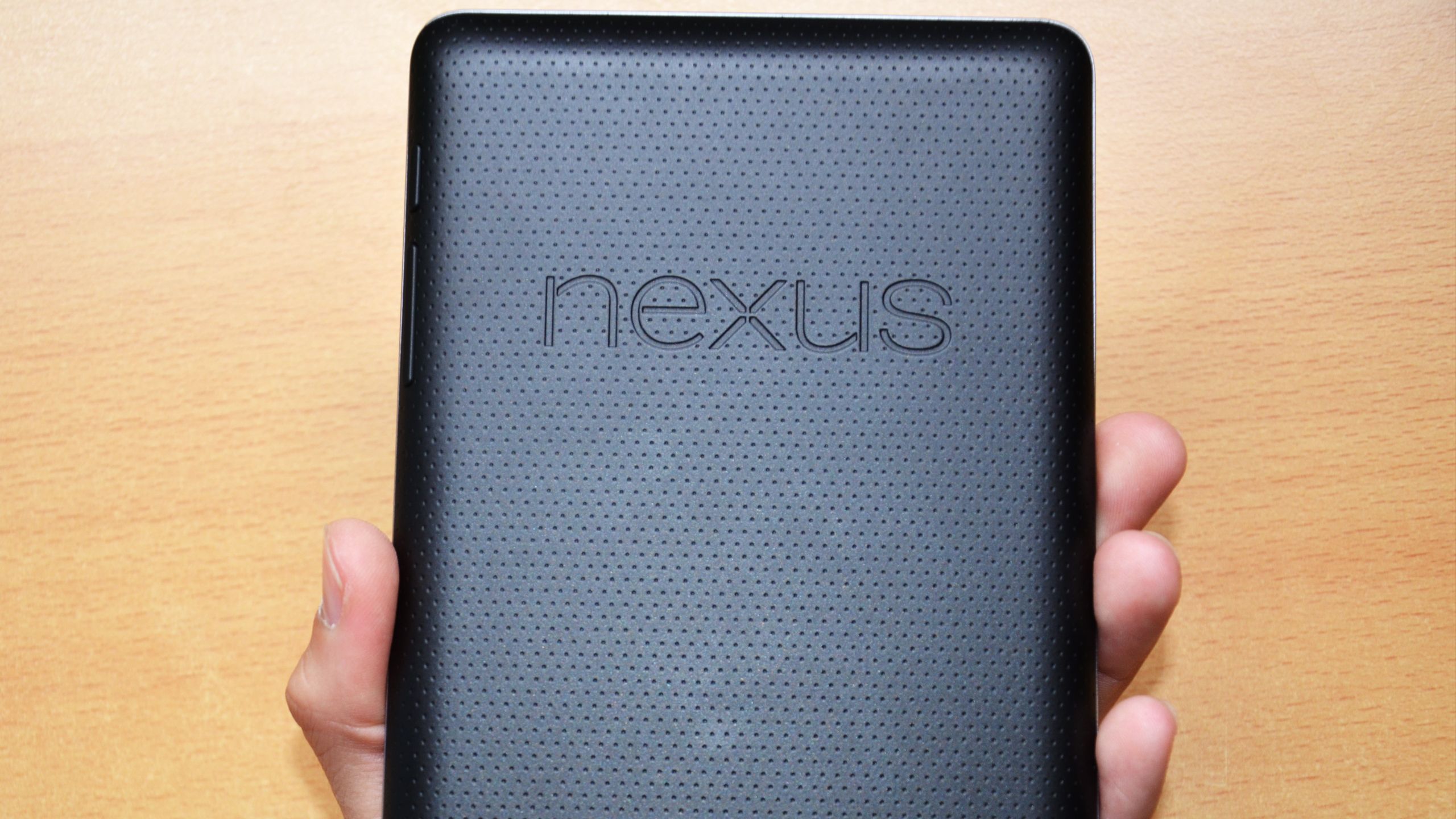 A parte traseira de um Google Nexus 7