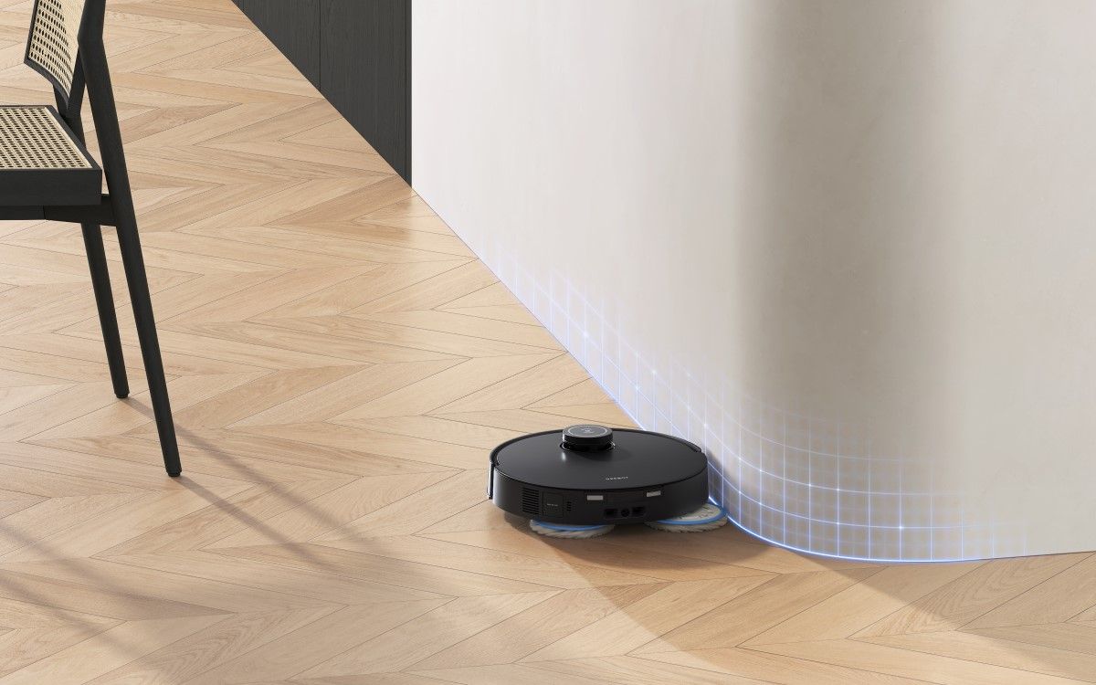 O ECOVACS DEEBOT T30S esfregando uma parede