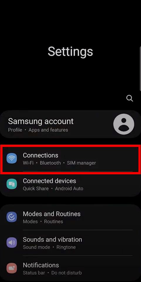 Menu de configurações no telefone Samsung com "Conexões" destacado