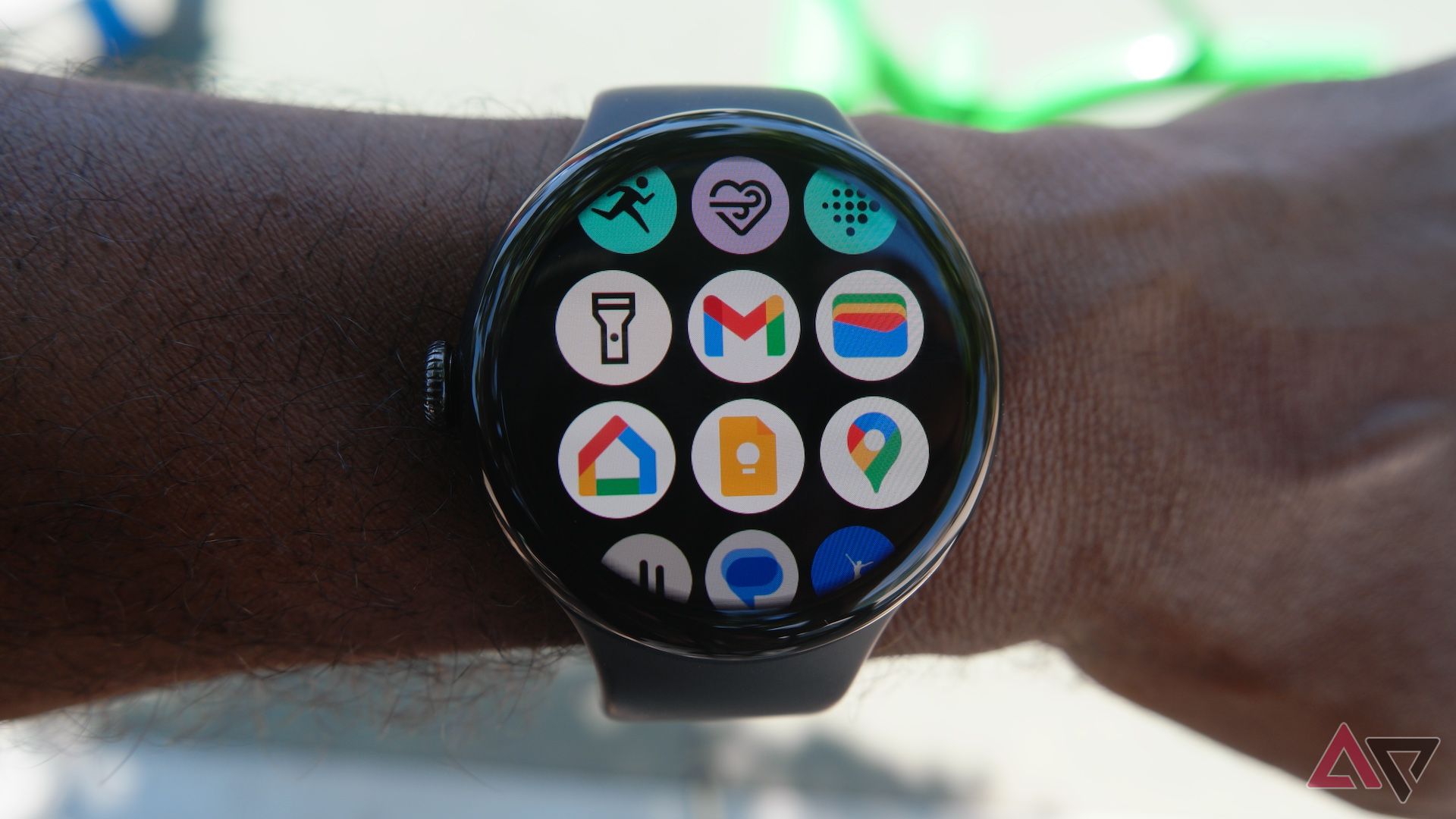 Google Pixel Watch 3 mostrando a tela de aplicativos