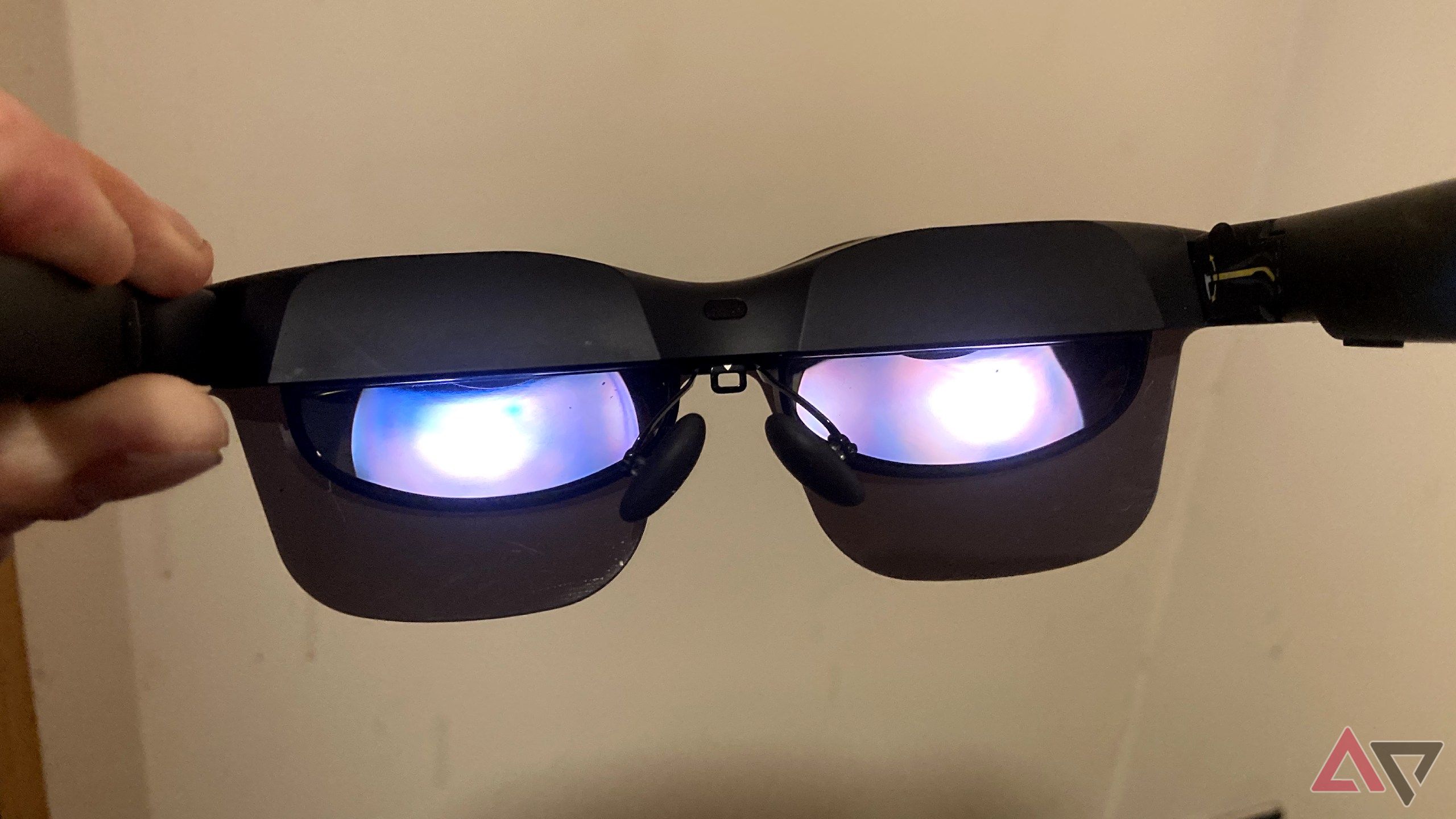 Ambas as lentes dos óculos RayNeo Air 2s XR ligadas