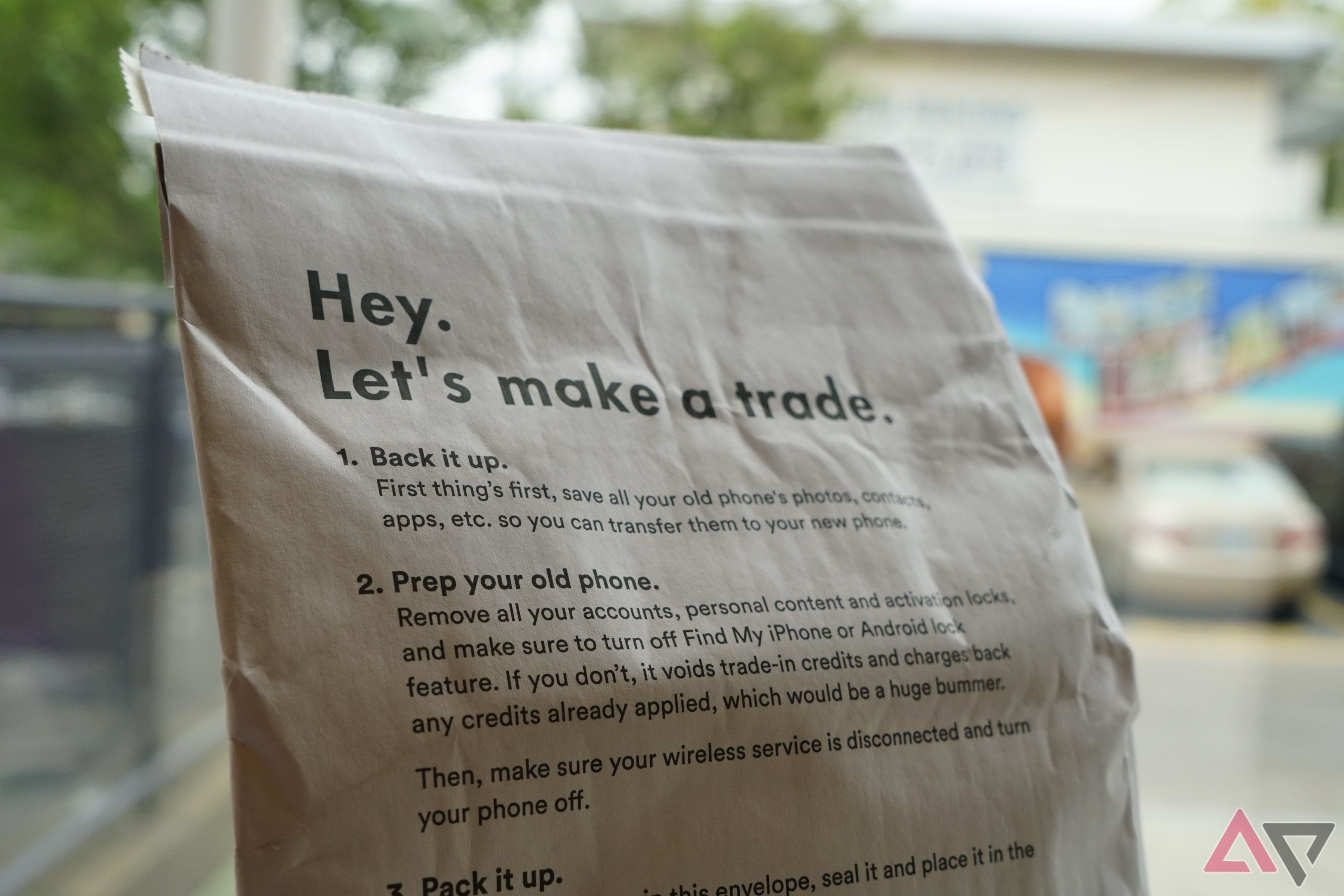 Um envelope acolchoado para armazenar um dispositivo de troca fornecido pela Visible.