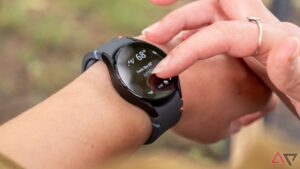 O relógio Wear OS econômico da Samsung ficou ainda melhor