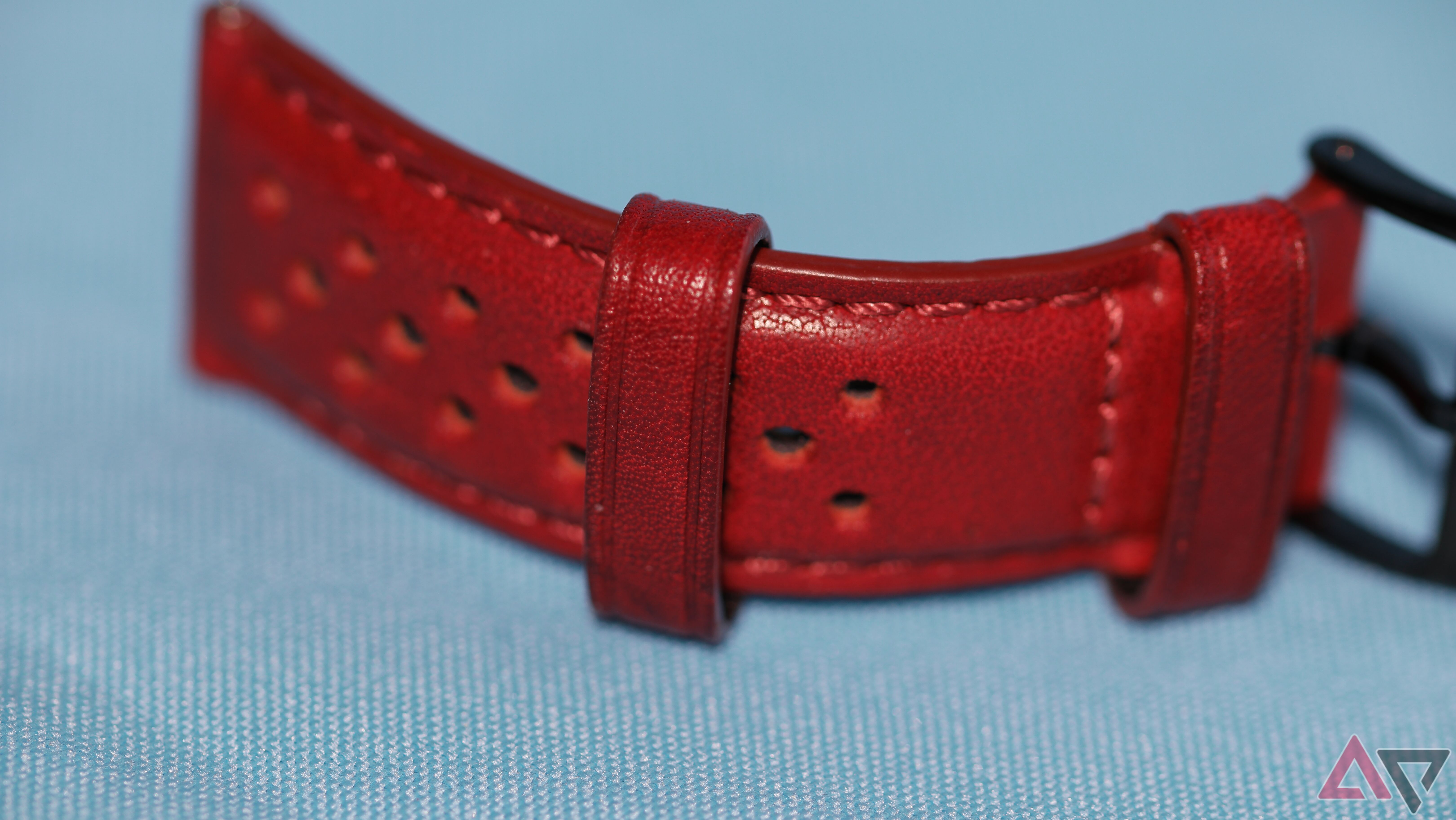 Imagem da metade de uma pulseira smartwatch de corrida Barton Horween