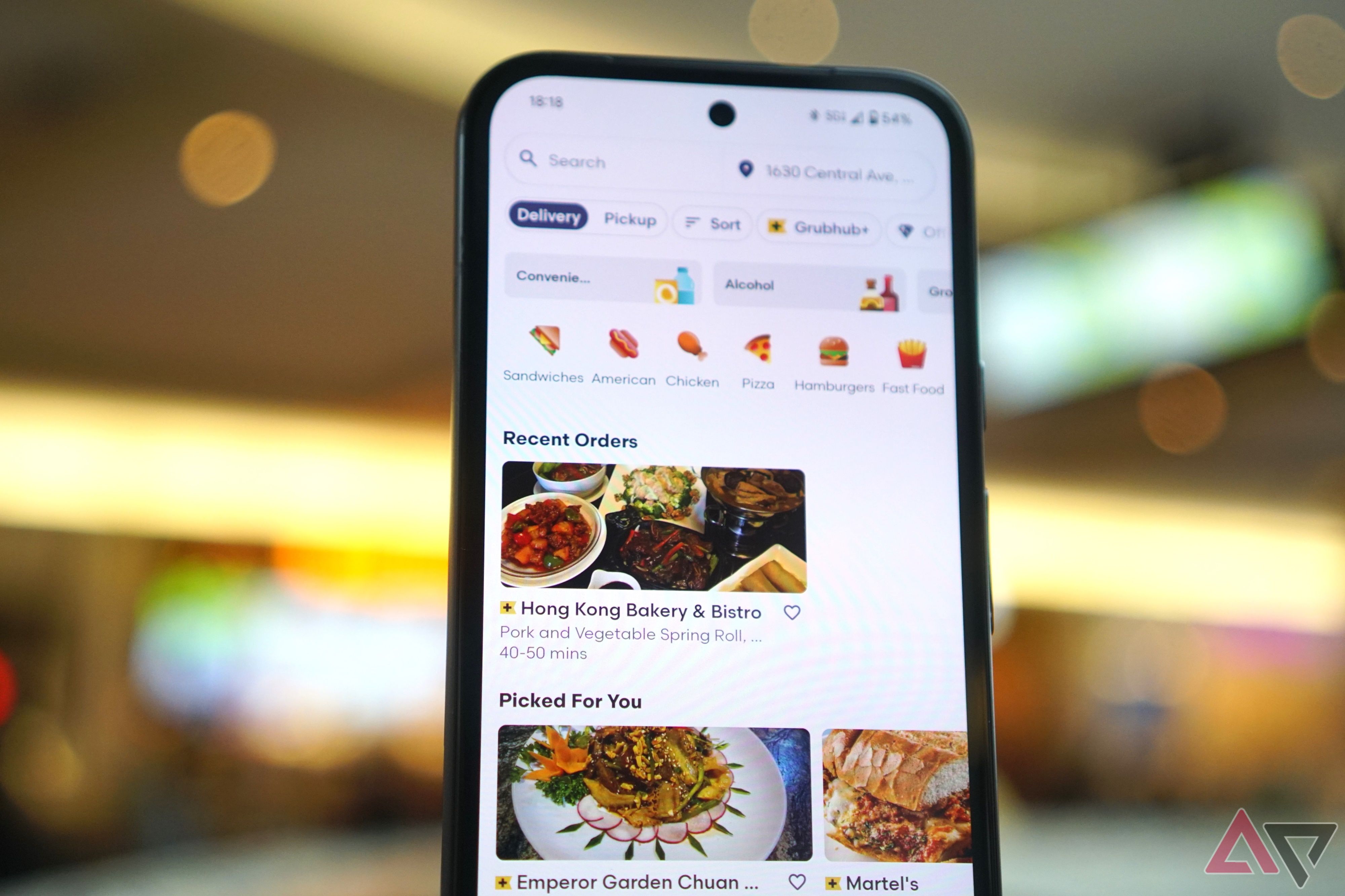 Seleções de restaurantes no feed inicial do aplicativo Grubhub.