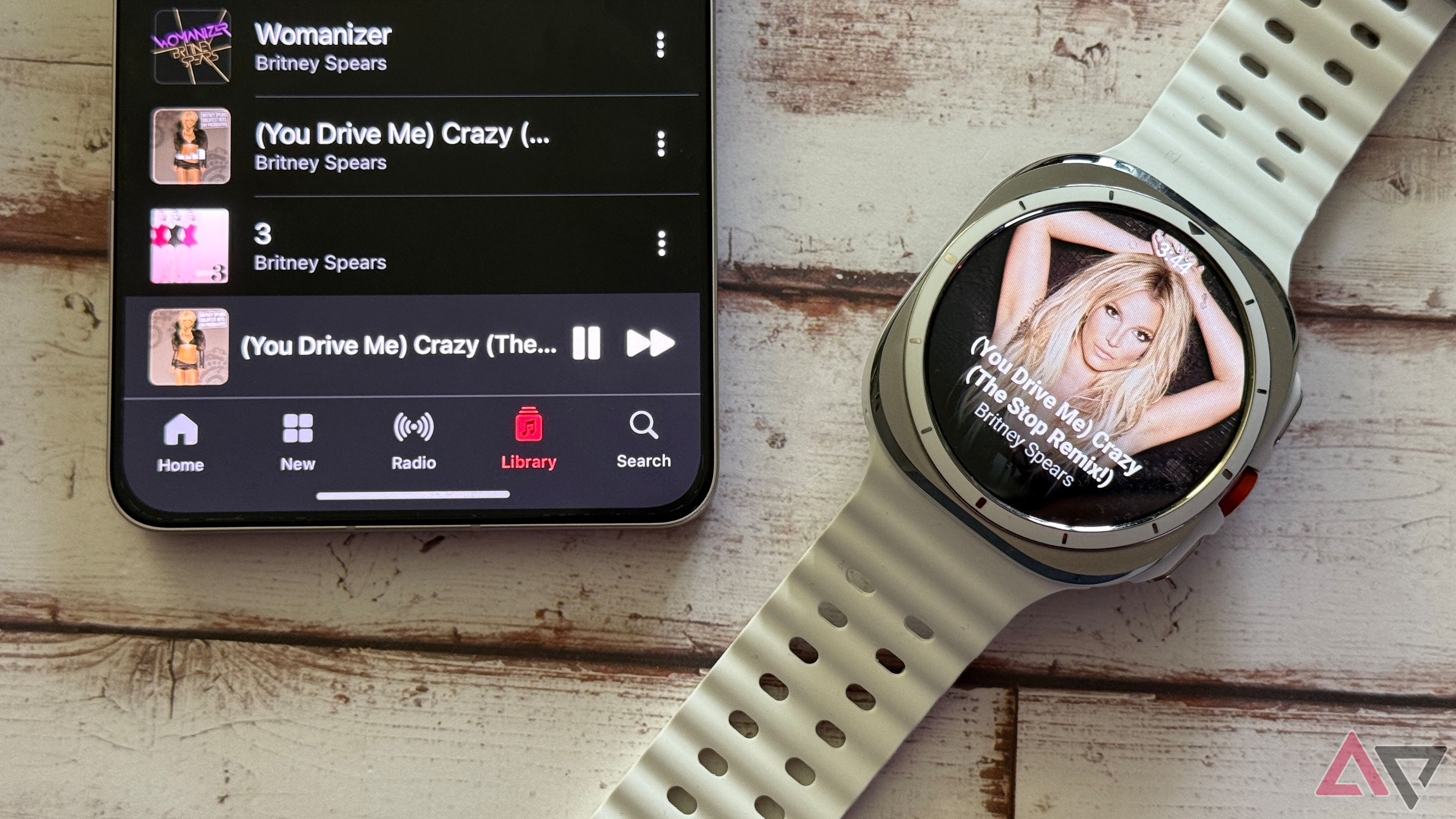 Shazam rodando em um Galaxy Watch Ultra